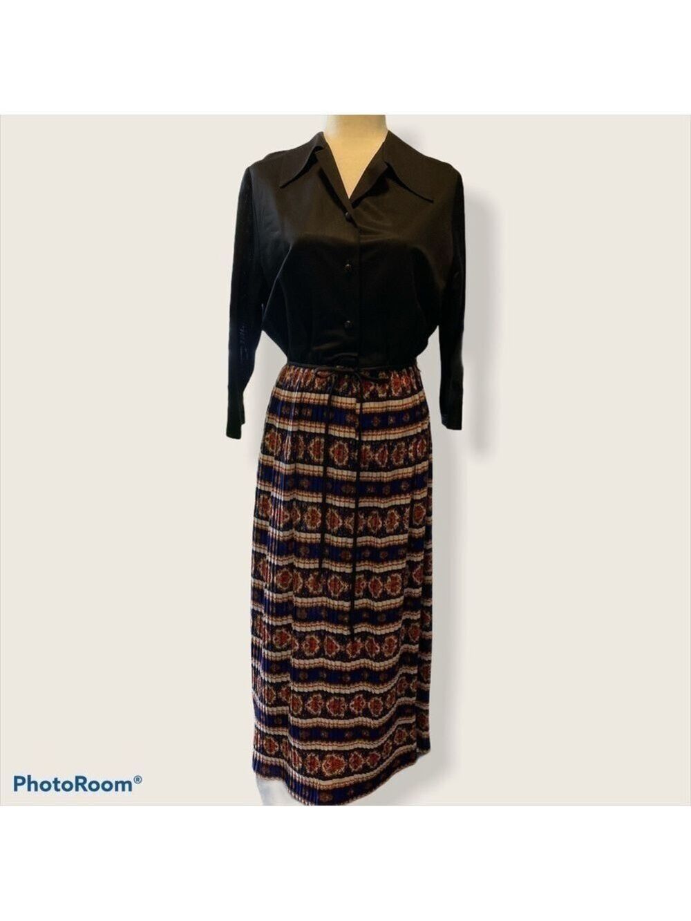 Vintage 70’s pleated circle skirt button top dress